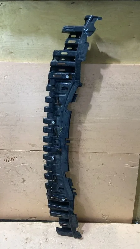 Направляющая бампера передняя Land Rover Range