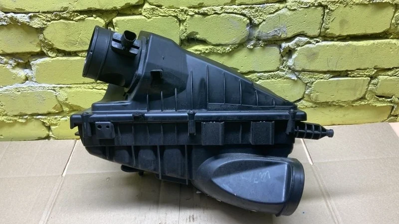 Корпус воздушного фильтра левый Land Rover Range