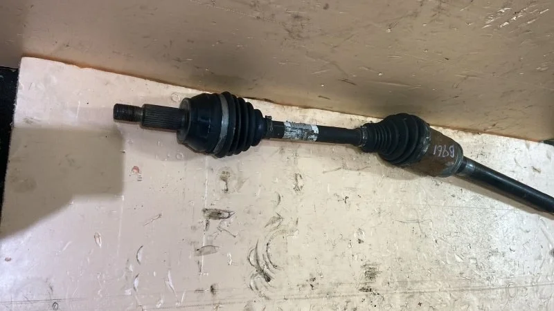 Привод передний правый Land Rover Range Rover