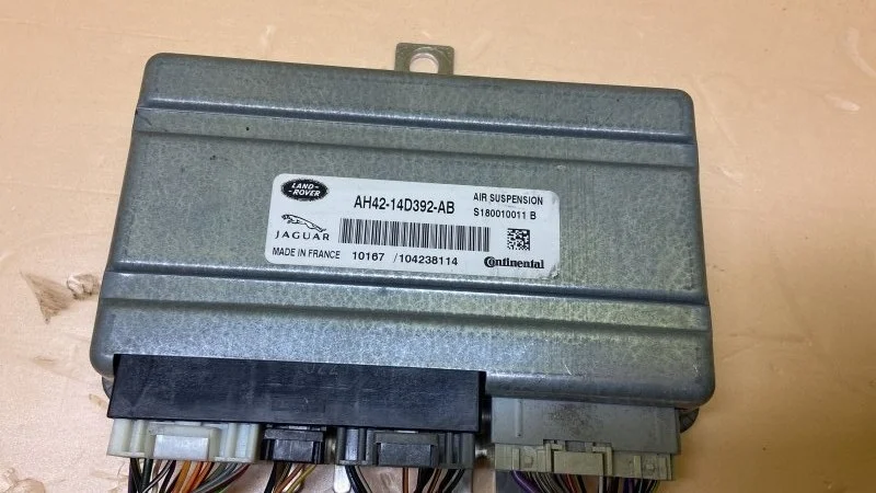 Блок пневмоподвески Land Rover Range Rover Sport