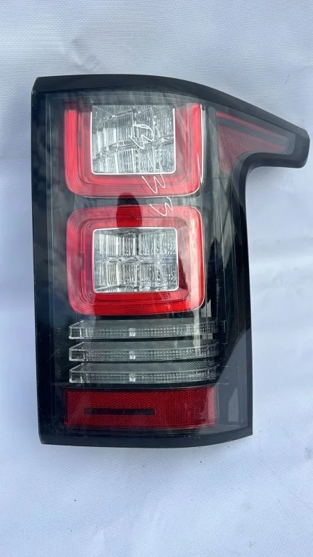 Фонарь задний правый Land Rover Range Rover Vogue