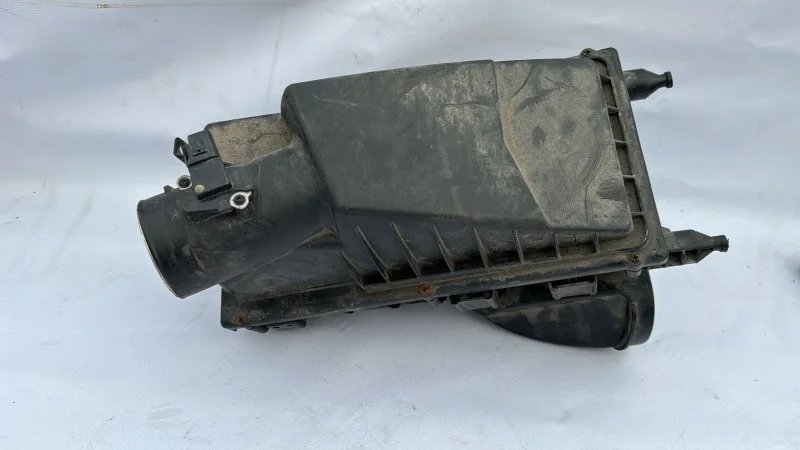 Корпус воздушного фильтра левый Land Rover Range