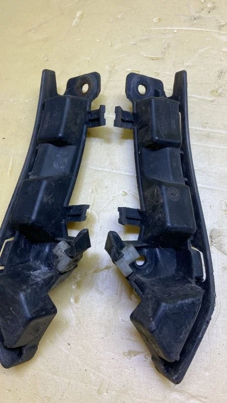 Кронштейн бампера передний Land Rover Range Rover