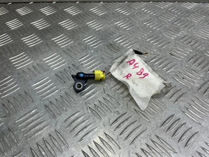 Датчик удара Audi A4 B9