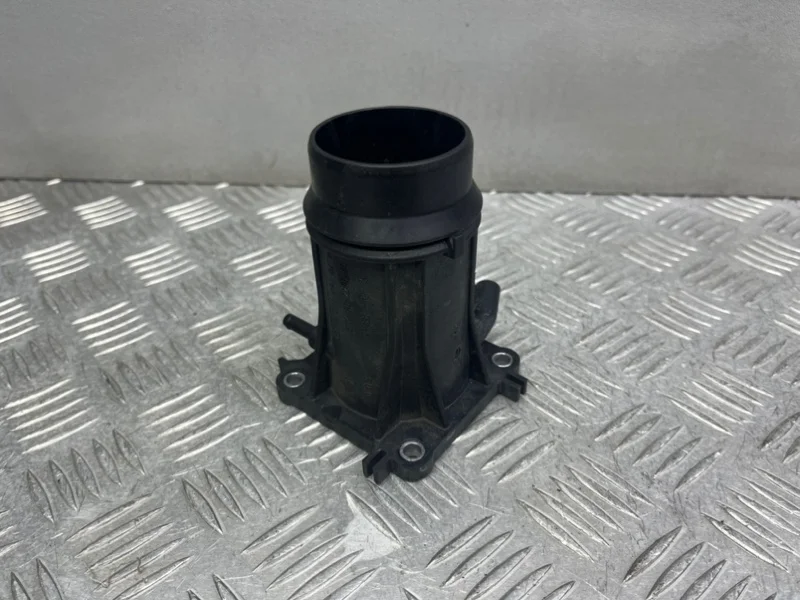 Патрубок воздушного фильтра Mercedes W204