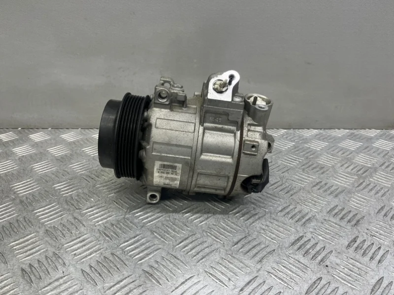 Компрессор кондиционера Mercedes W204