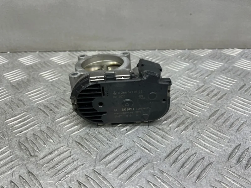 Дроссель Mercedes W204