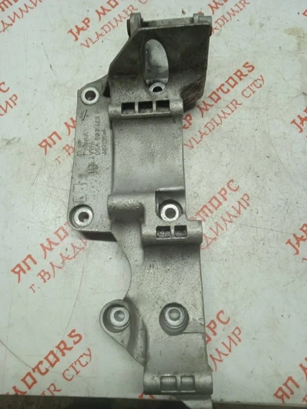 Кронштейн генератора Audi A3 8L AQA 2001