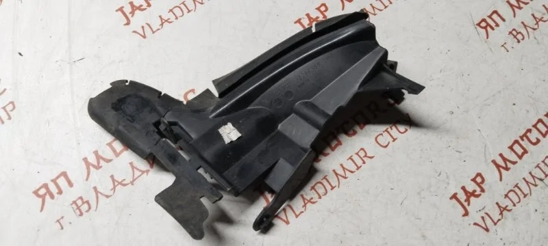 Дефлектор радиатора передний левый Volvo S80 СЕДАН