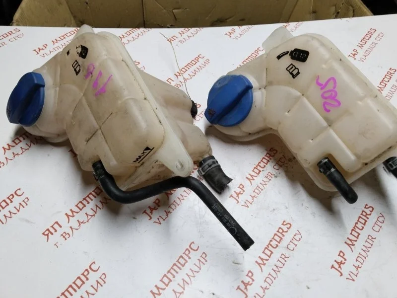 Бачок расширительный Audi A6 C6 CAJ 2010