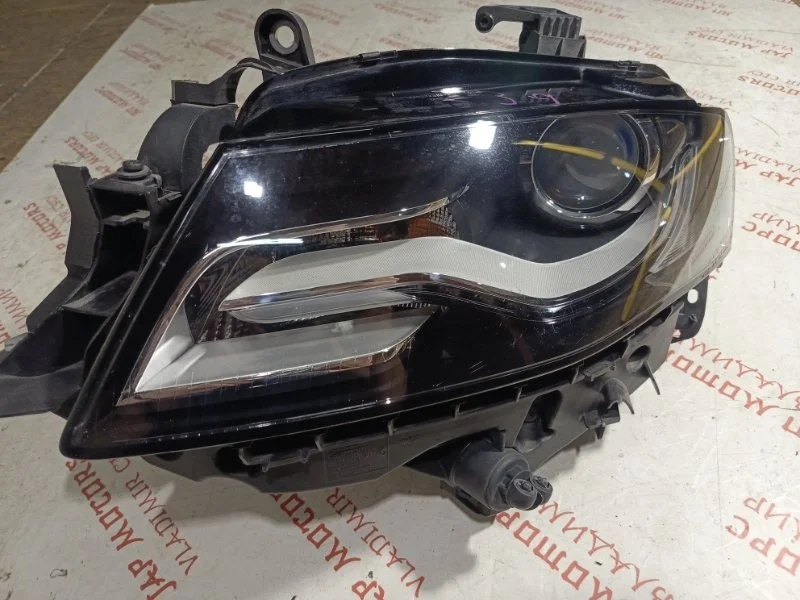 Фара ксеноновая передняя левая Audi A4 B8 СЕДАН