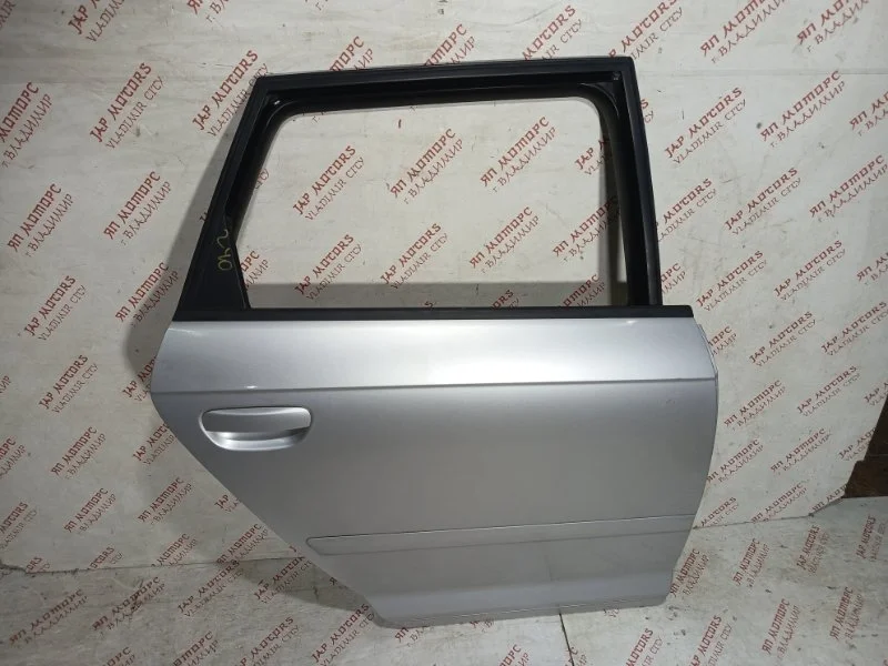 Дверь боковая задняя правая Audi A3 8P BSE 1.6