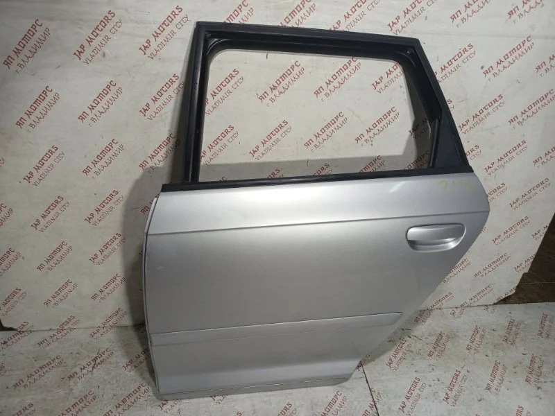 Дверь боковая задняя левая Audi A3 8P BSE 1.6 2008