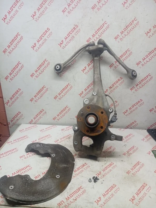 Кулак поворотный передний правый Audi A4 B8 СЕДАН