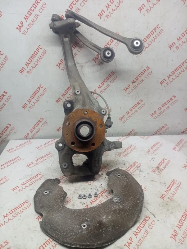 Кулак поворотный передний правый Audi A4 B8 СЕДАН