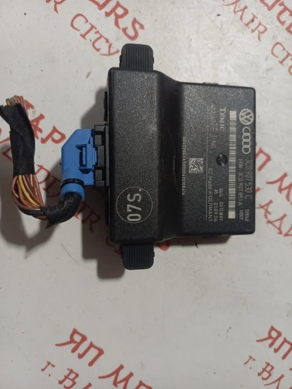 Блок управления Volkswagen Passat B6 УНИВЕРСАЛ AXZ