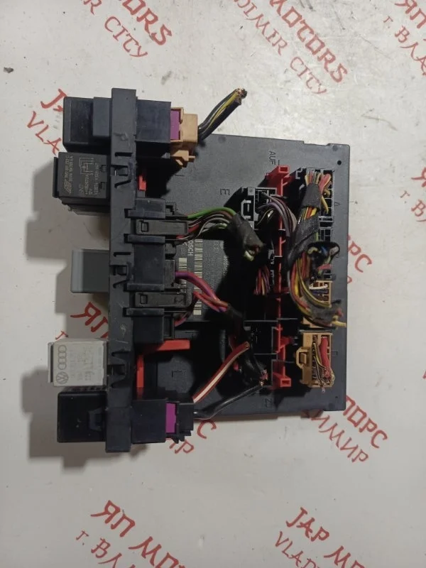 Блок управления Volkswagen Passat B6 УНИВЕРСАЛ AXZ