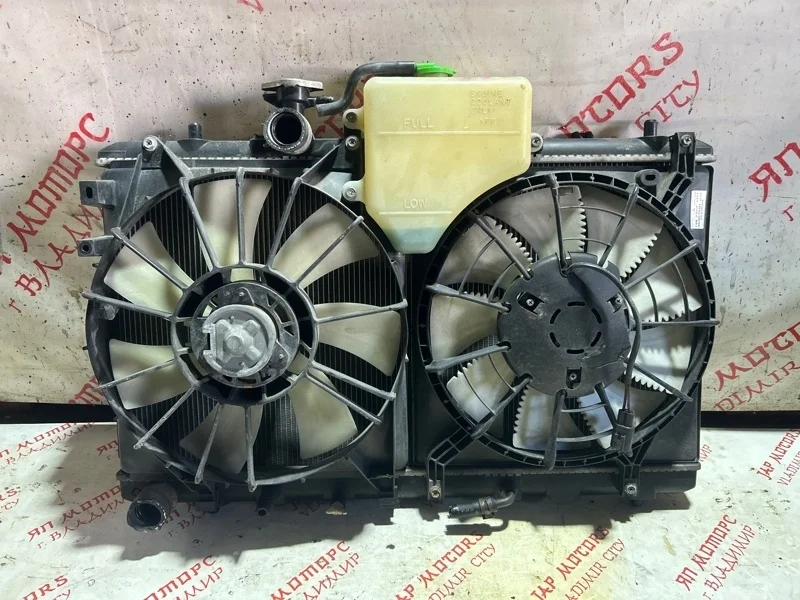 Радиатор охлаждения двигателя Mitsubishi Lancer 10