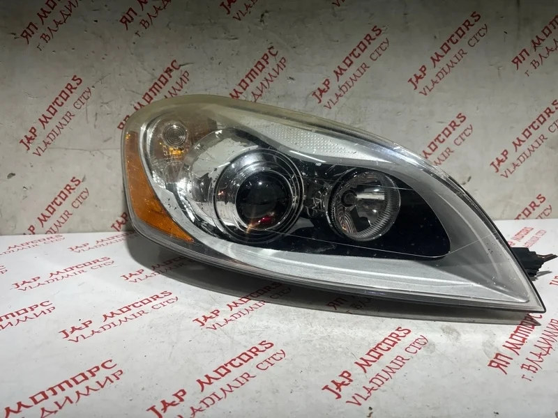 Фара ксеноновая передняя правая Volvo XC60 B6304T4