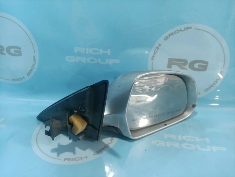 Зеркало заднего вида боковое Audi A4 2008 8K1857410G B8, переднее правое