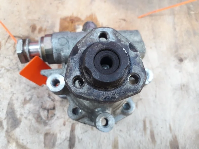 Насос гидроусилителя (ГУР) Volkswagen Golf 4 1.6