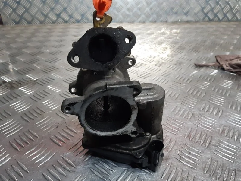 Клапан EGR Audi A6 2.0TDI