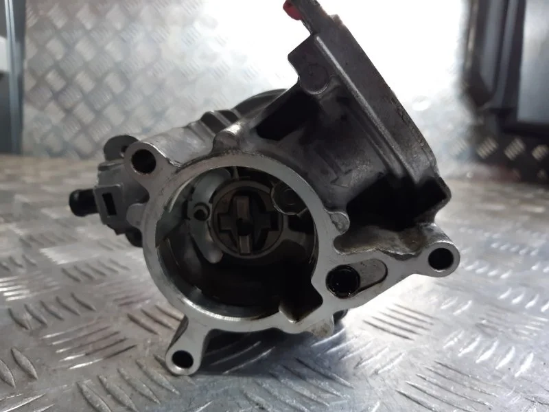 Вакуумный насос Volkswagen Passat CC 2.0TSI