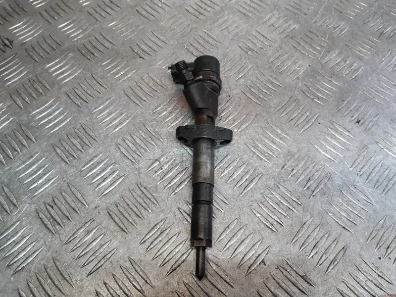 Форсунка топливная Renault Master 2.2DCI