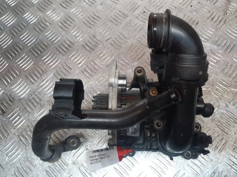 Водяной насос (Помпа) Volkswagen Passat B7 1.8TSI