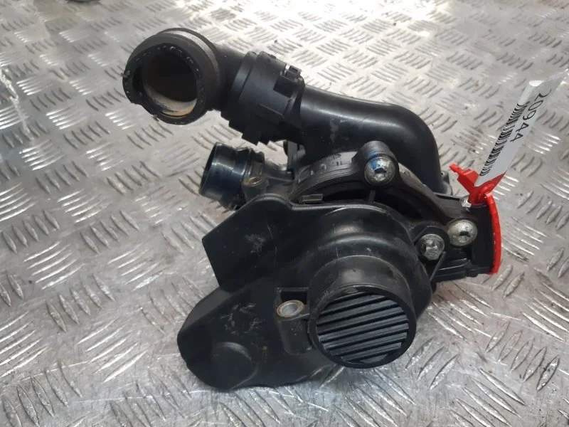 Водяной насос (Помпа) Volkswagen Passat B7 1.8TSI