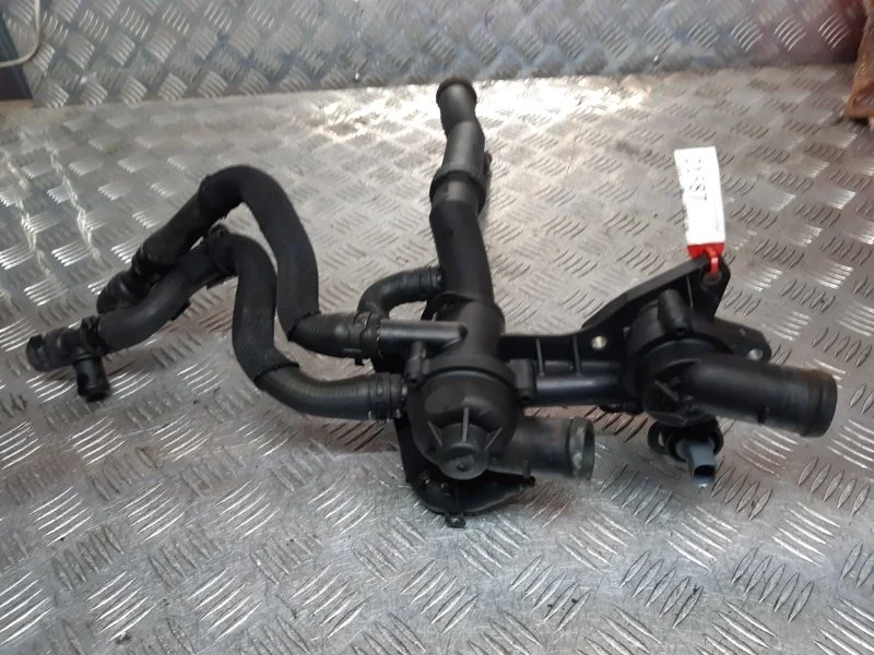 Термостат в сборе с корпусом Volkswagen Touran