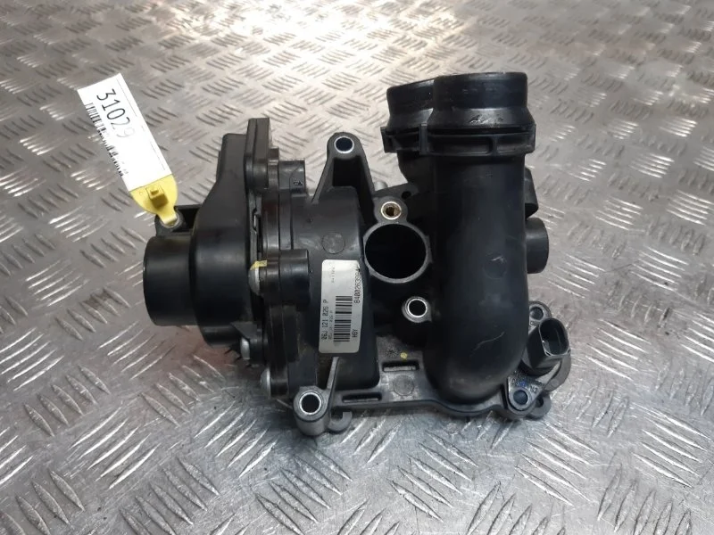 Водяной насос (Помпа) Audi A4 B8 2.0TFSI