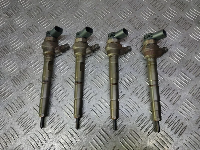 Форсунка топливная Volkswagen Passat CC 2.0TDI