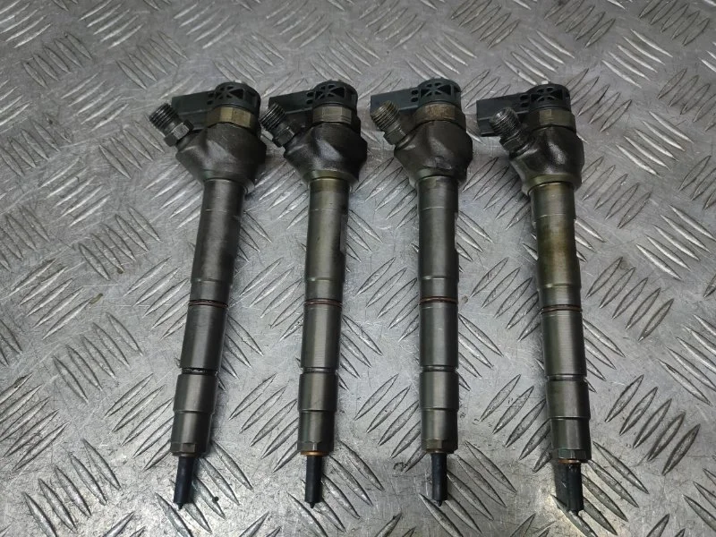 Форсунка топливная Volkswagen Passat CC 2.0TDI