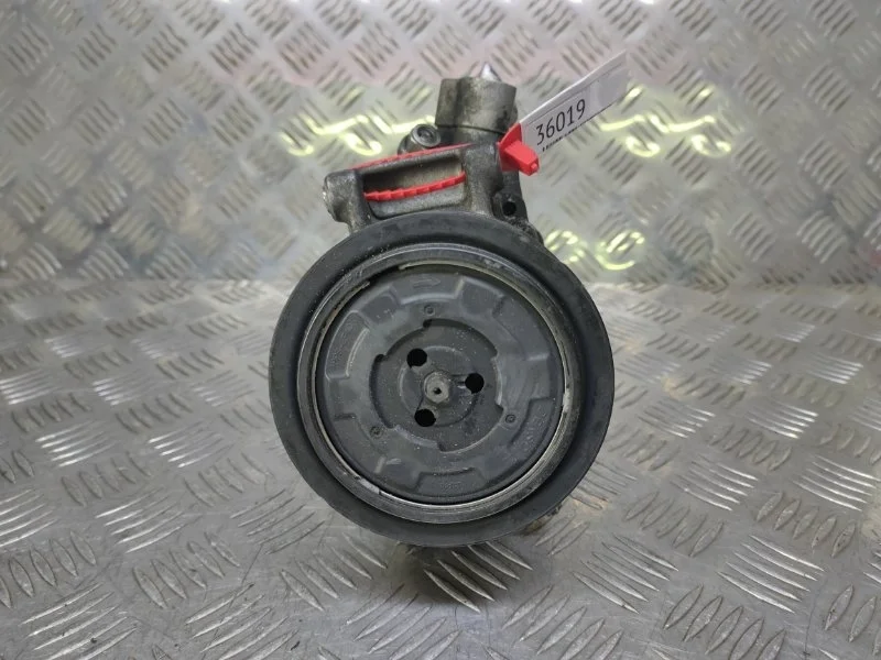 Компрессор кондиционера Volkswagen Passat B7