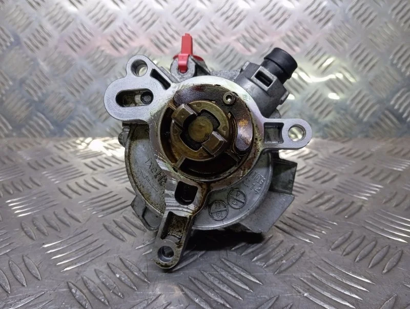 Вакуумный насос Volvo S60 2 2.4