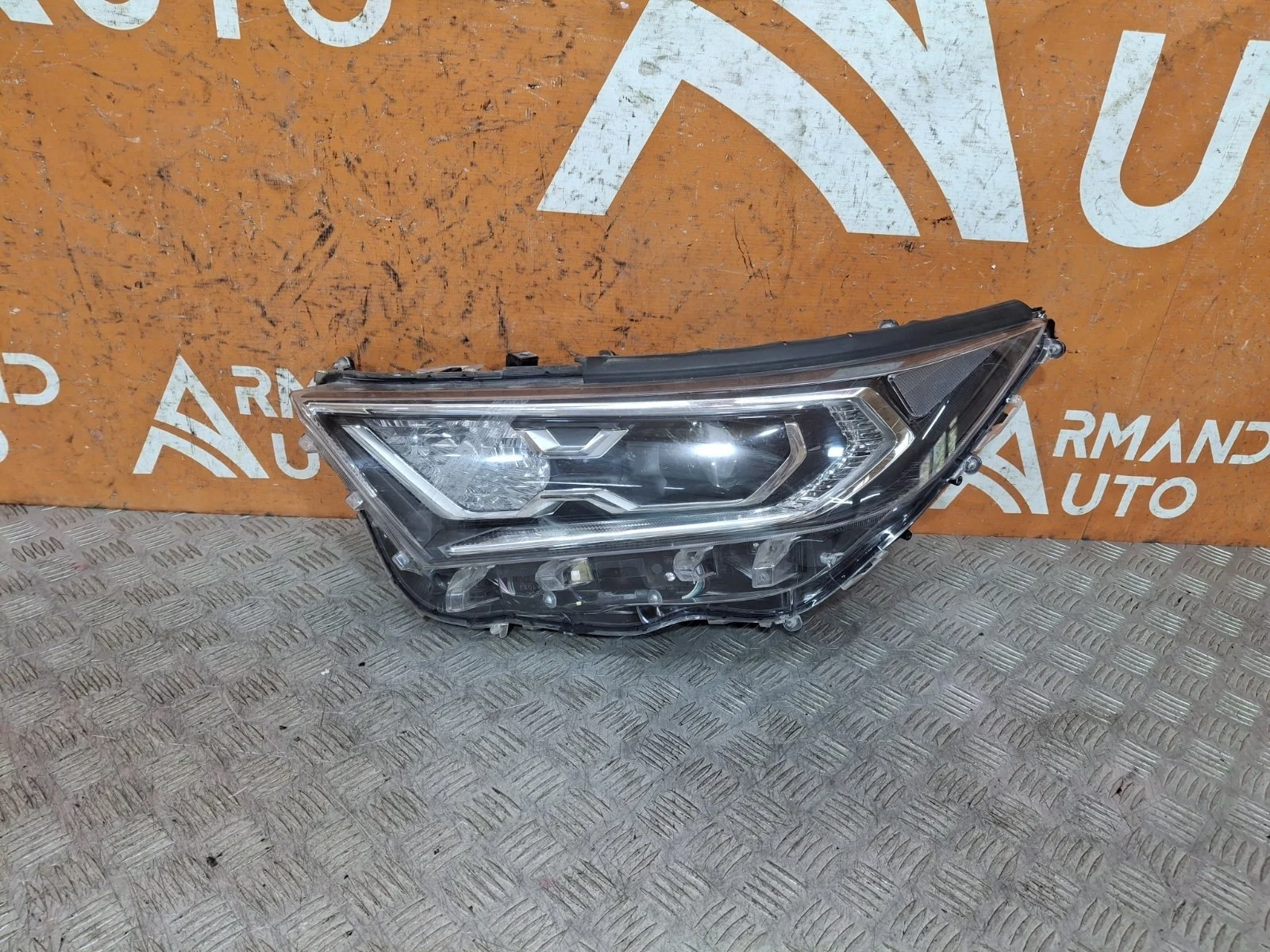 Фара Toyota RAV4 2018-нв 5 XA50