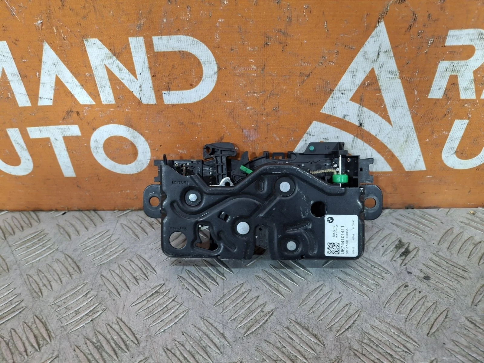 Замок крышки багажника BMW 5 series 2016-нв G30