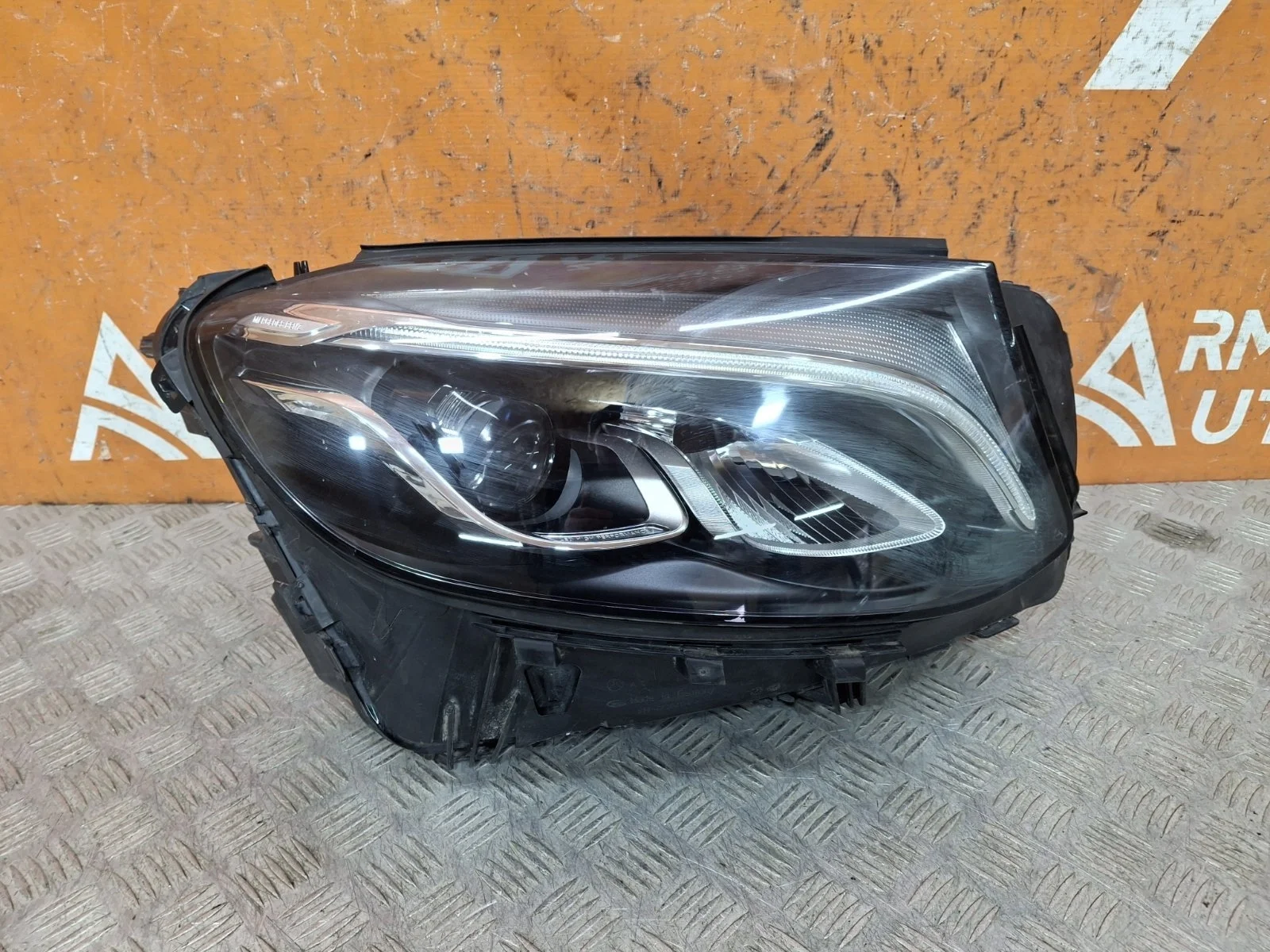 Фара Mercedes GLC-Class 2015-2019 X253