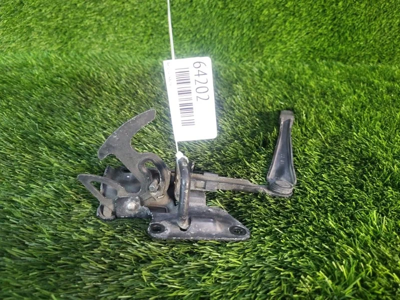 Замок капота Audi A6 Allroad 2004 4Z7823480A C5 BES 2.7T, передний