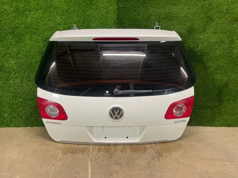 Крышка багажника Volkswagen Passat 2006 3C9827025N B6 VARIANT BVY 2.0
