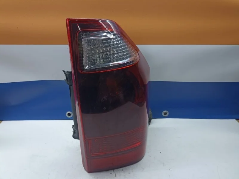 Фонарь Mitsubishi Pajero 2005 MN133766 V78W 4M41, задний правый