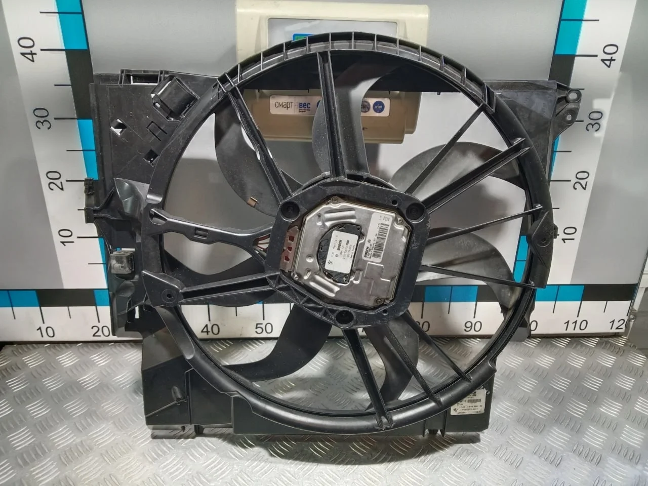 [Б/У] Вентилятор радиатора - В сборе: вентилятор + диффузор 17427544803 [ХОРОШЕЕ] [Код: 00658908 ]
