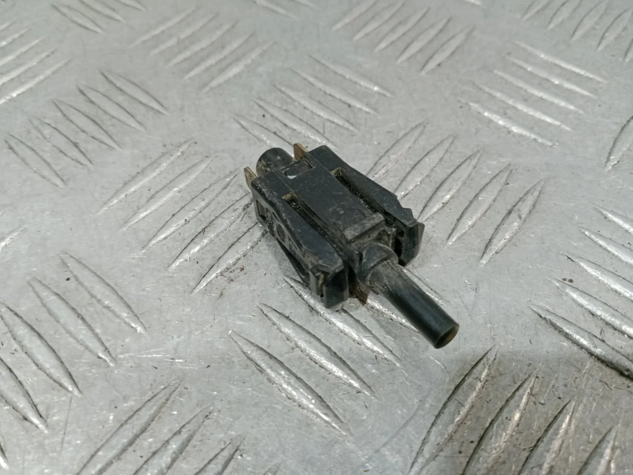 [Б/У] Датчик включения стоп-сигнала [Код: 00659633 ]