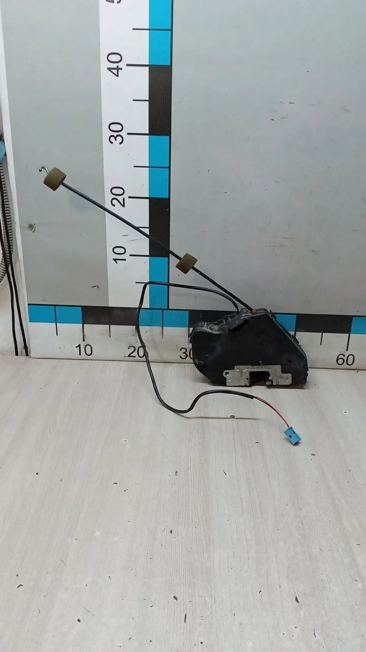 [Б/У] Замок двери задней правой Mercedes W203 [Код: 00658642 ]