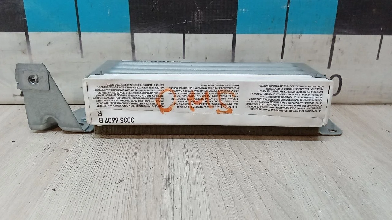 [Б/У] Подушка безопасности задняя правая Mercedes [Код: 00659575 ]