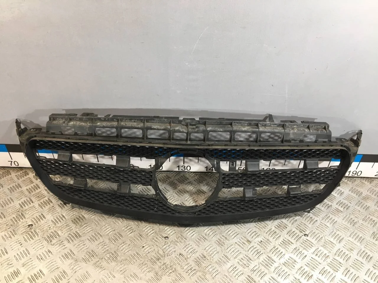 [Б/У] Решетка радиатора W213 [Код: 00657644 ]