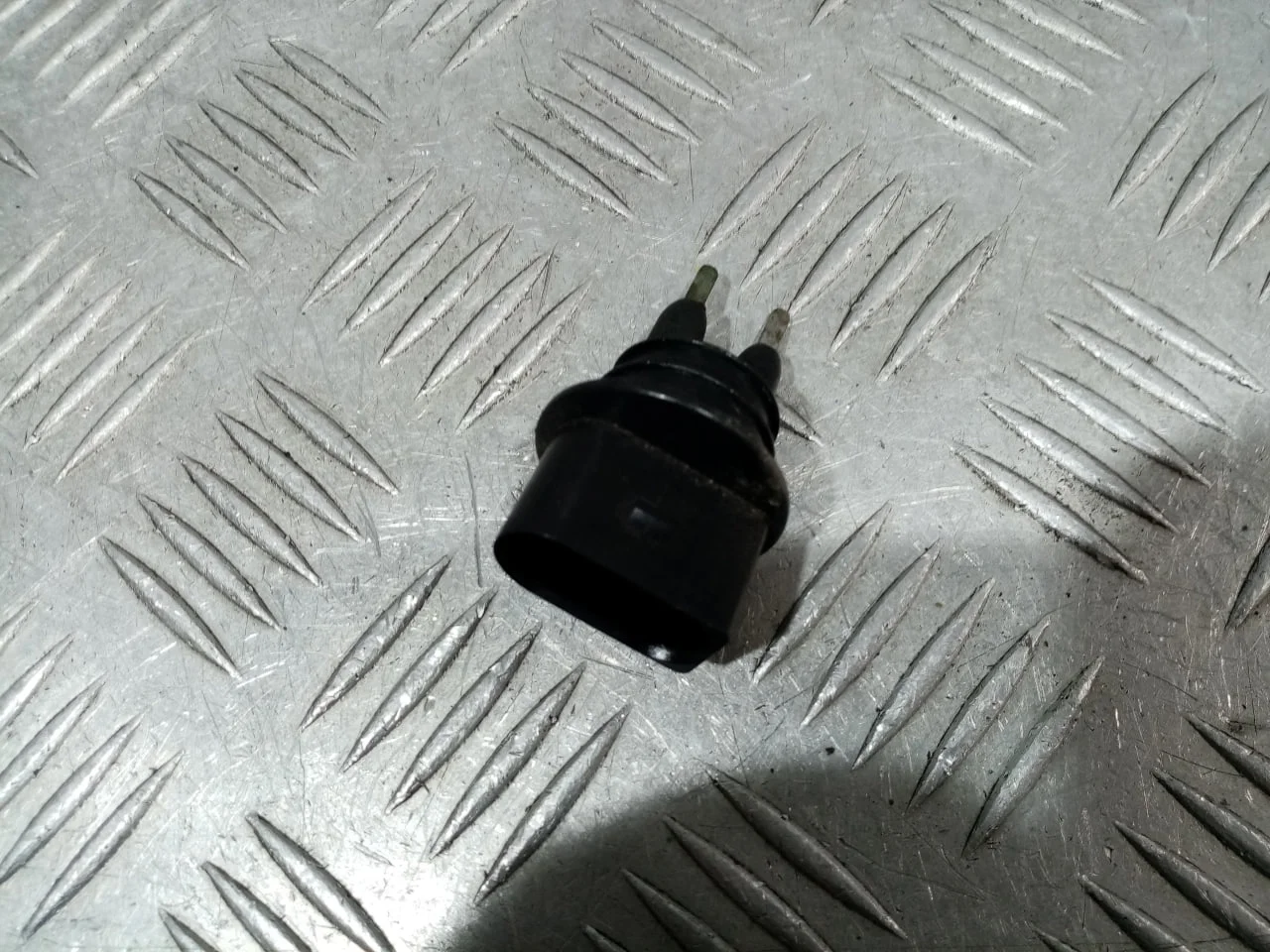 [Б/У] Датчик уровня жидкости в бачок омывателя [Код: 00658746 ]