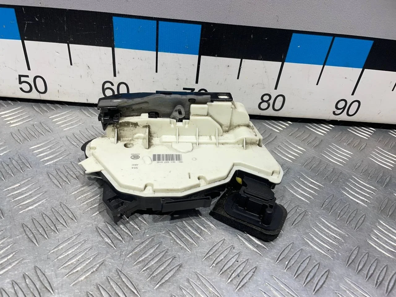 [Б/У] Замок двери передней правой VW [Код: 00658370 ]