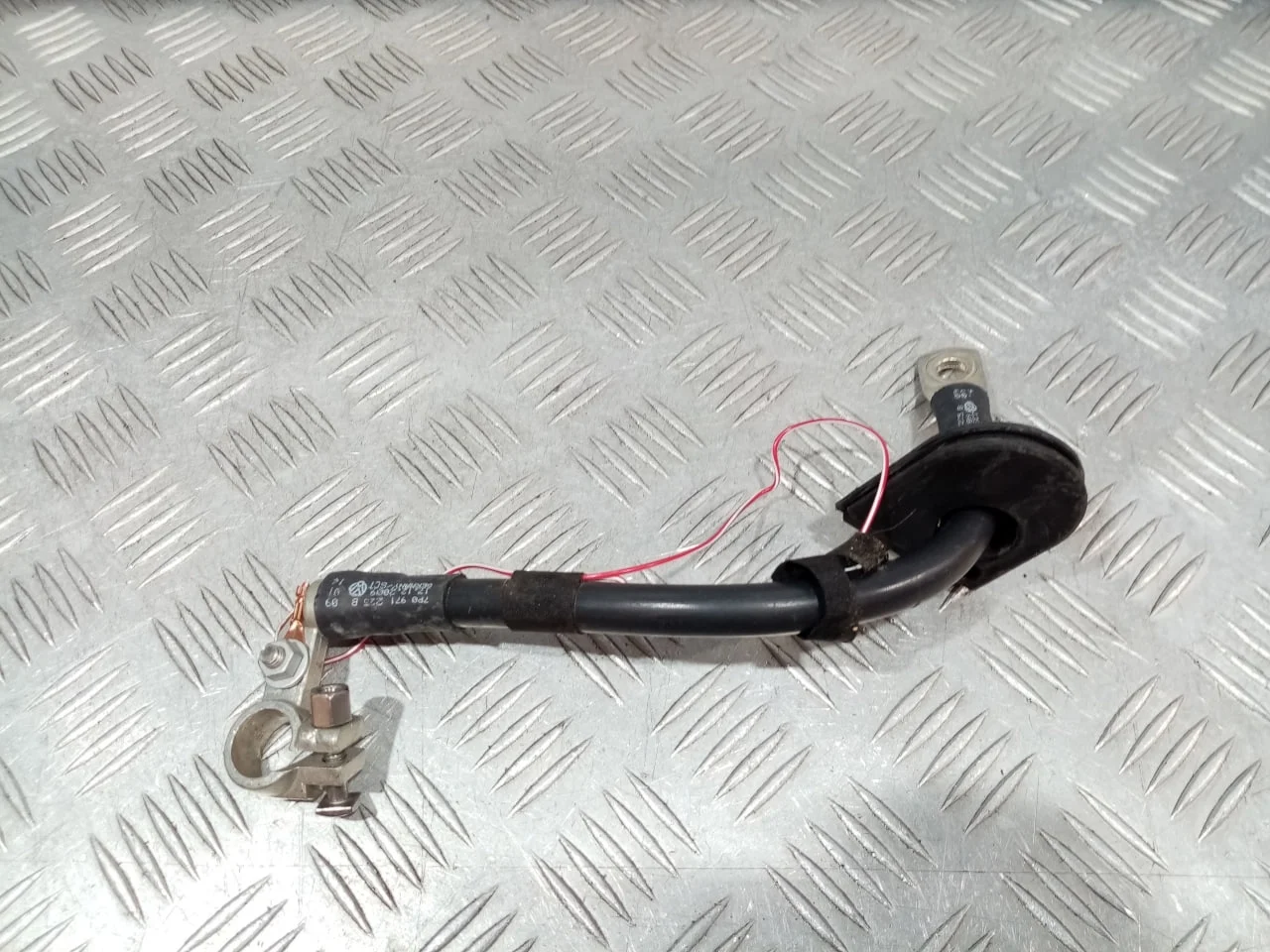 [Б/У] Клемма аккумулятора плюс - Отсутствуют разъемы [ХОРОШЕЕ] [Код: 00659486 ]